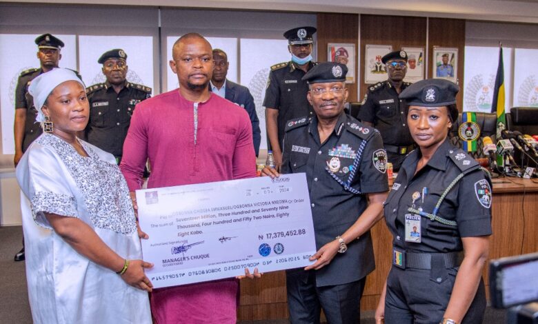 IGP Gives ₦2.5bn Insurance Cheques to Families of 563 Deceased Police Officers